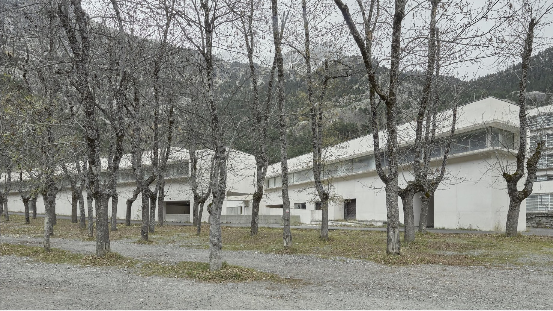 Poética del abandono: Siza en Panticosa by Iñaki Bergera